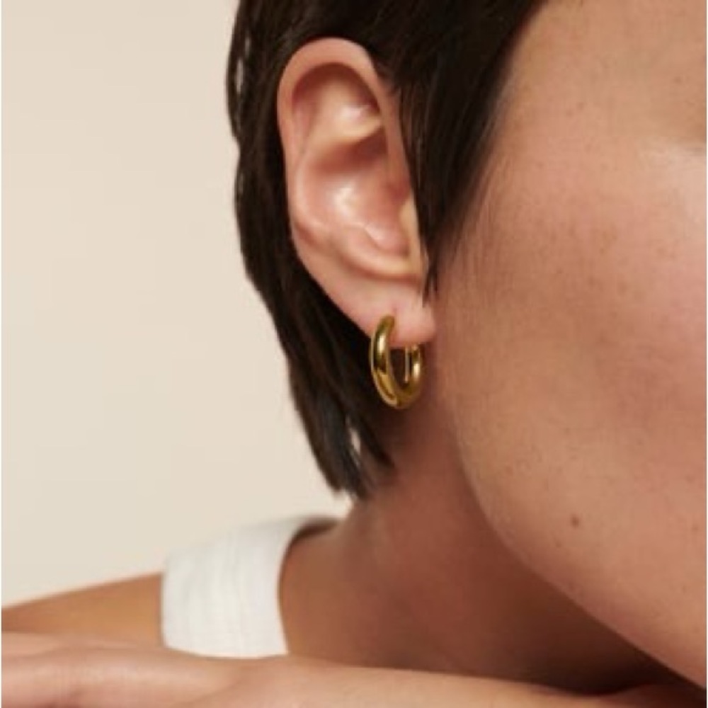 Essential Click Small Hoop Earrings